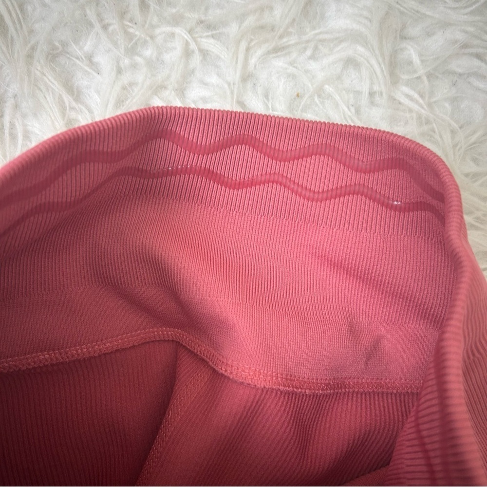 Spiritual Gangster Seamless Ruffle hem biker shorts in dusty rose size: XS/S - Picture 8 of 8